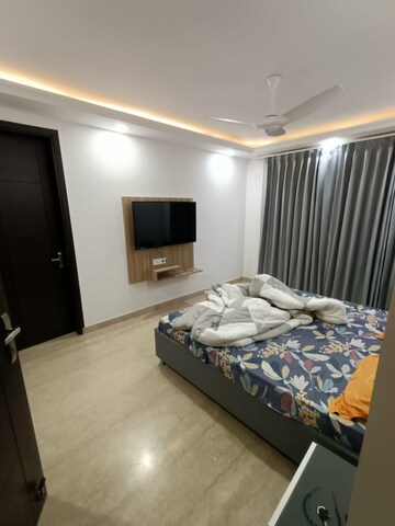Bedroom in 3 BHK Builder Floor at Palam Vihar – for Sale