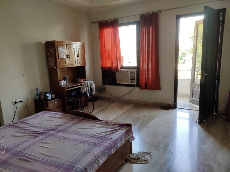 Room, sector 45 3.5 Bedroom 2400 Sq.Ft. Builder Floor In Sector 45 Gurgaon 8783327