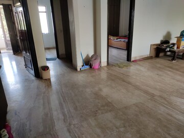 Room in 3.5 BHK Builder Floor at Sector 45 – for Rent