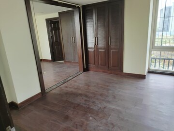 Room in 3 BHK Builder Floor at Amandeep Fedora, Pratap Vihar – for Rent