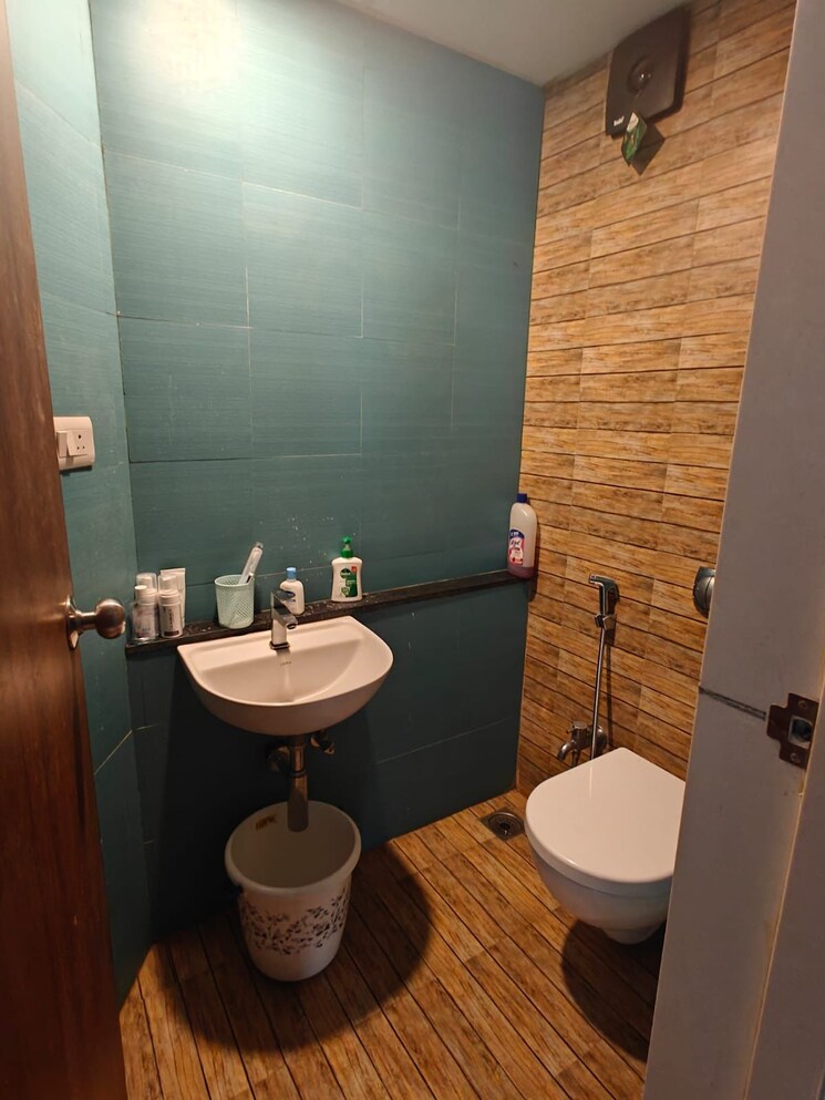 Bathroom, lodha-crown-quality-homes 2 Bedroom 497 Sq.Ft. Apartment In Majiwada Thane 8783397