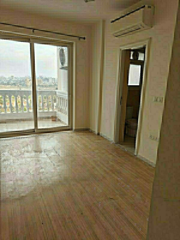 Room, sector 93 2 Bedroom 591 Sq.Ft. Apartment In Sector 93 Gurgaon 8783422