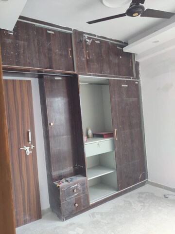 Furnished Amenities in 2 BHK Apartment at ROF Aalayas, Sector 102 – for Rent
