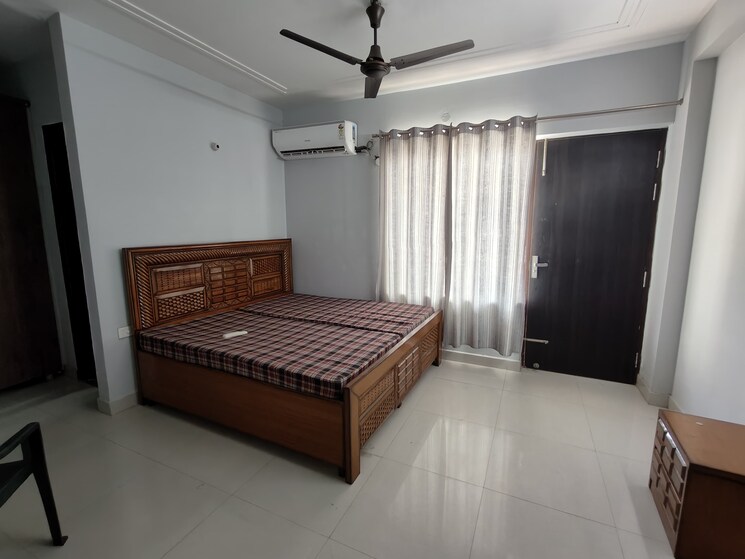 Bedroom, south city 1 3 Bedroom 2100 Sq.Ft. Builder Floor In South City 1 Gurgaon 8783462