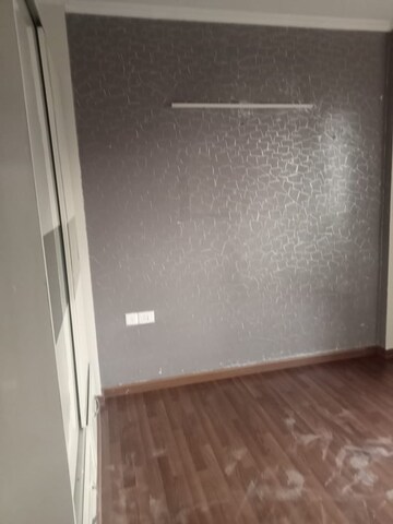 Furnished Amenities in 2 BHK Apartment at ILD Grand, Sector 37c – for Rent