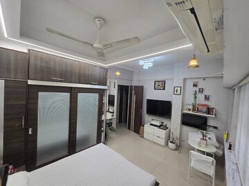 Master Bedroom in 2 BHK Apartment at Charisma Mithul Enclave, Chembur – for Rent