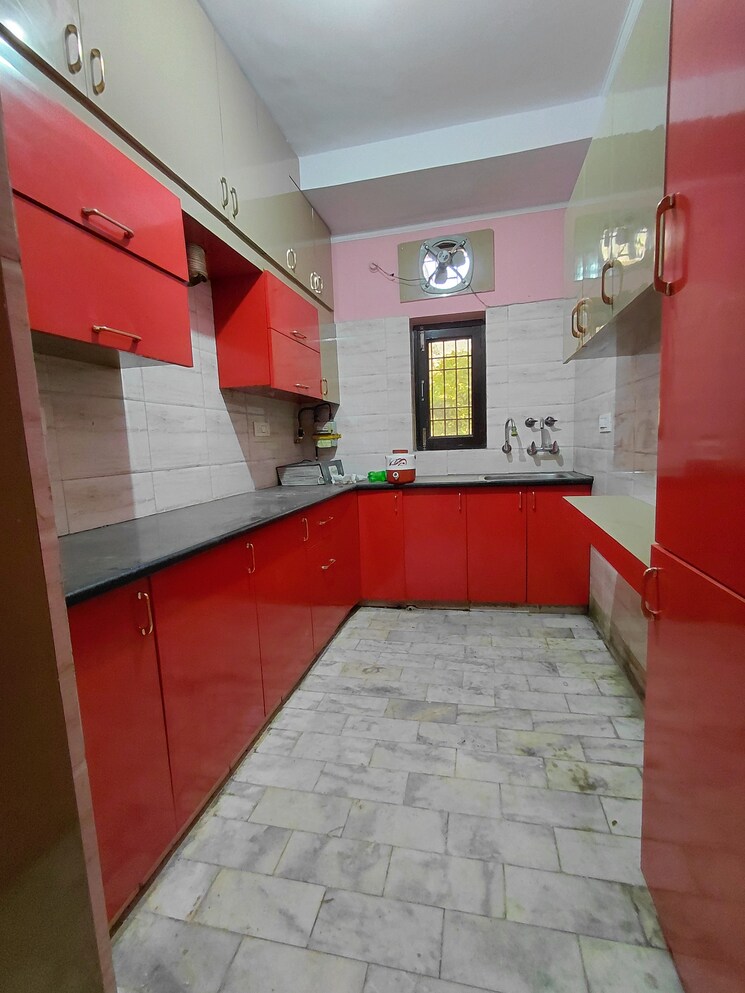 Kitchen, janakpuri 2 Bedroom 950 Sq.Ft. Apartment In Janakpuri Delhi 8783471