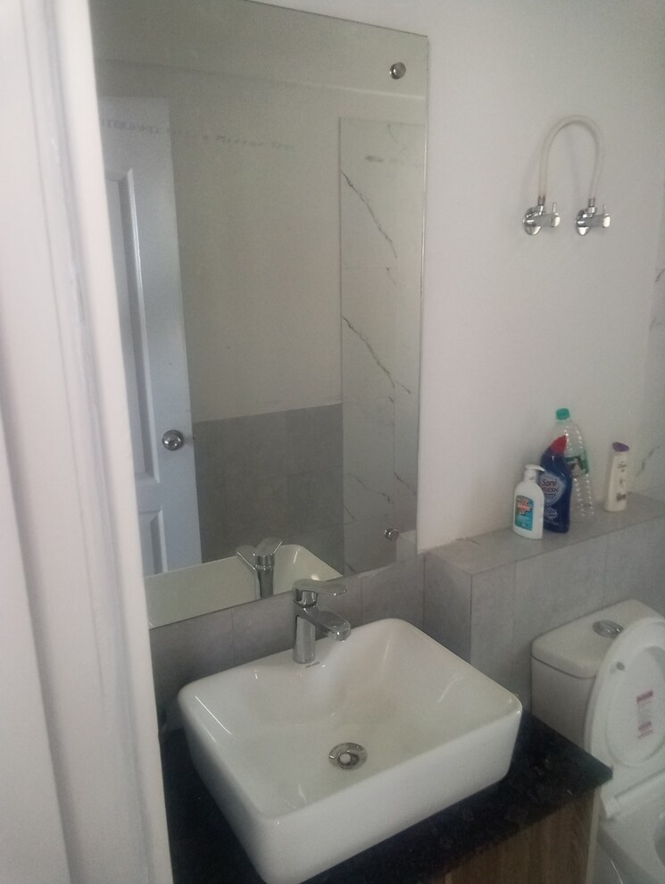 Attached Bathroom, silverglades-the-melia 2.5 Bedroom 1450 Sq.Ft. Apartment In Sohna Sector 35 Gurgaon 8783504