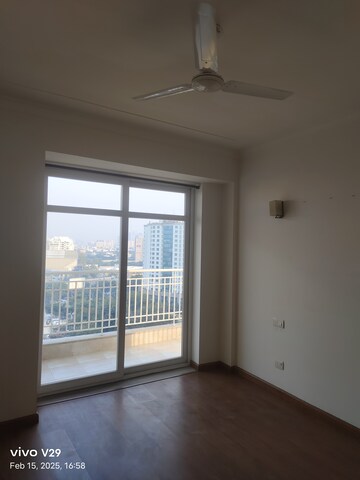 Room in 3 BHK Apartment at Conscient Heritage One, Sector 62 – for Sale