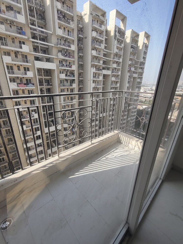 Balcony, signature-the-millennia-2 2 Bedroom 800 Sq.Ft. Apartment In Sector 37d Gurgaon 8783544