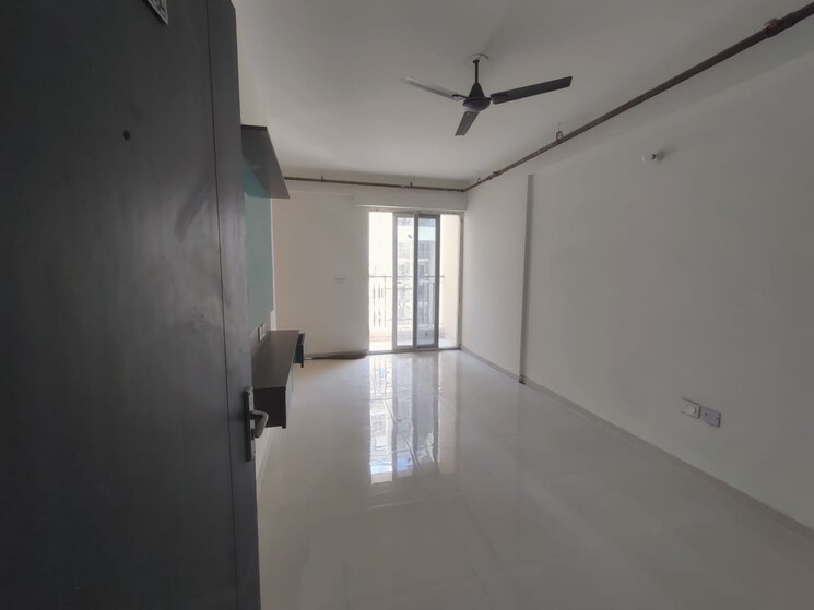 Room, signature-the-millennia-2 2 Bedroom 800 Sq.Ft. Apartment In Sector 37d Gurgaon 8783544