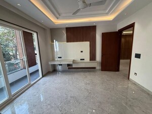 Living Room in 5 BHK Apartment at Green Wood City, Sector 45 – for Sale