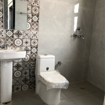 Attached Bathroom in 3.5 BHK Builder Floor at Sector 21 – for Rent
