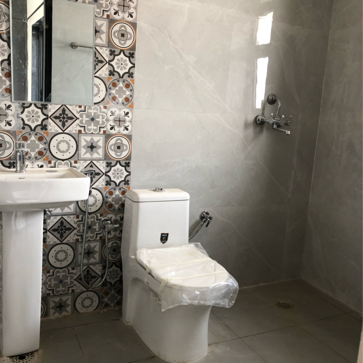 Attached Bathroom, sector 21 3.5 Bedroom 1500 Sq.Ft. Builder Floor In Sector 21 Gurgaon 8783605