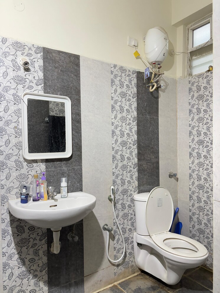 Bathroom, madhapur 3 Bedroom 1800 Sq.Ft. Builder Floor In Madhapur Hyderabad 8783580