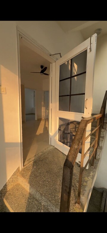 Staircase in 3 BHK Builder Floor at Omaxe Silver Birch, North Mullanpur – for Rent