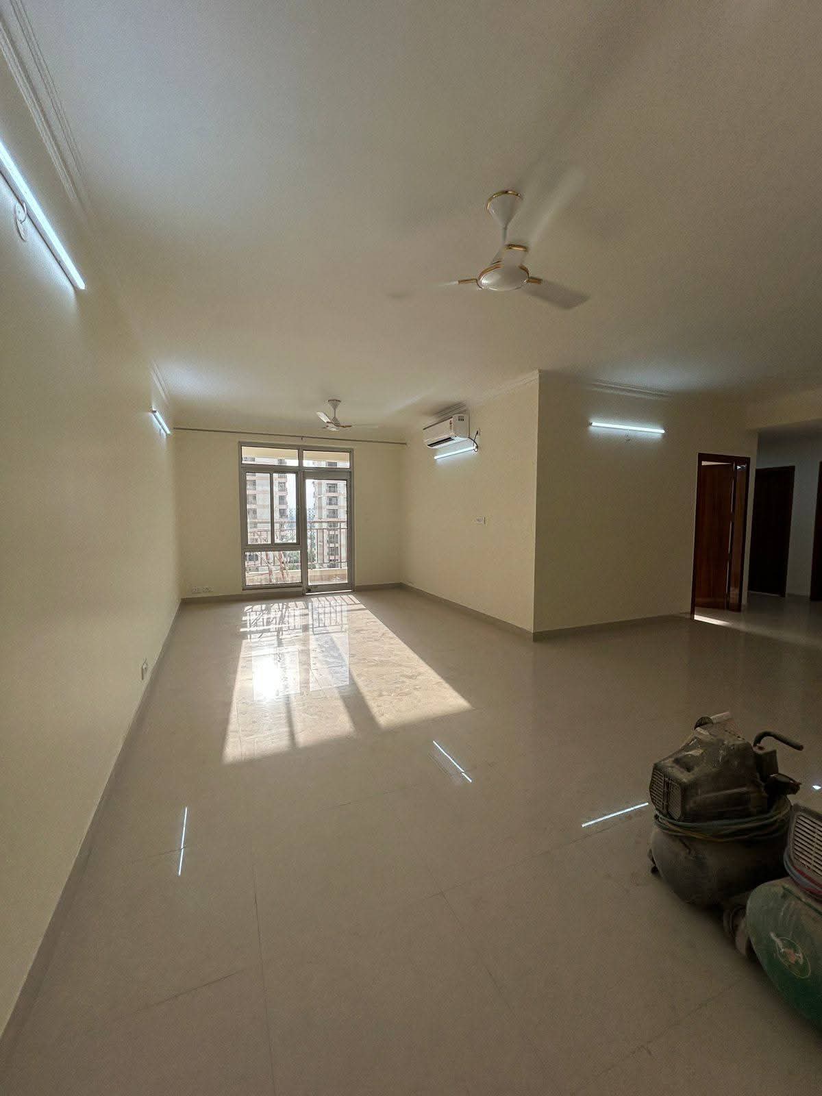2 BHK + Servant Room,Extra Room Apartment For Sale in Lotus Elise