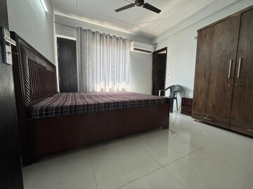 Living Room in 4 BHK Builder Floor at Sector 45 – for Rent