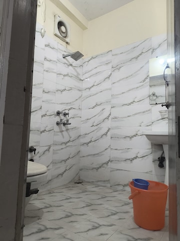 Bathroom in 2 BHK Apartment at Sarita Vihar – for Rent