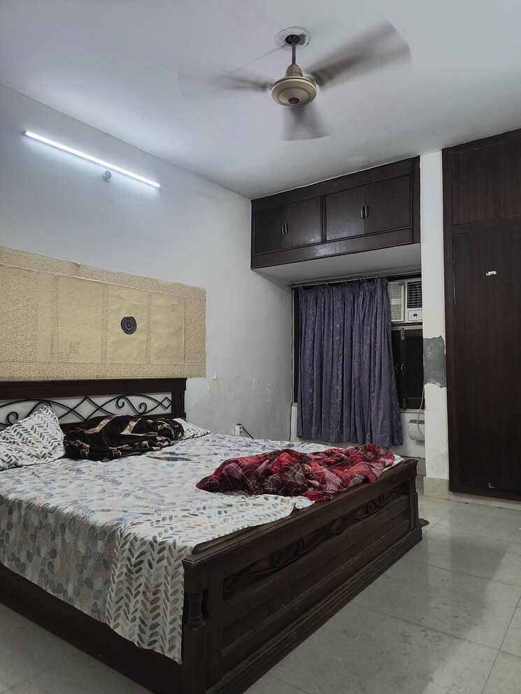 Master Bedroom, sarita vihar 2 Bedroom 1300 Sq.Ft. Apartment In Sarita Vihar Delhi 8783644