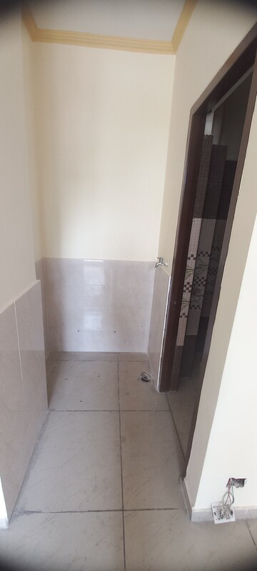  1 BHK Apartment at Sector 63 – for Rent