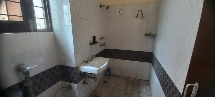Bathroom, sector 63 1 Bedroom 700 Sq.Ft. Apartment In Sector 63 Chandigarh 8783683