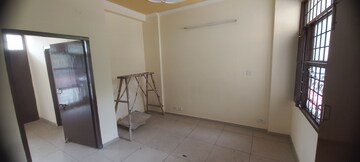 Room in 1 BHK Apartment at Sector 63 – for Rent