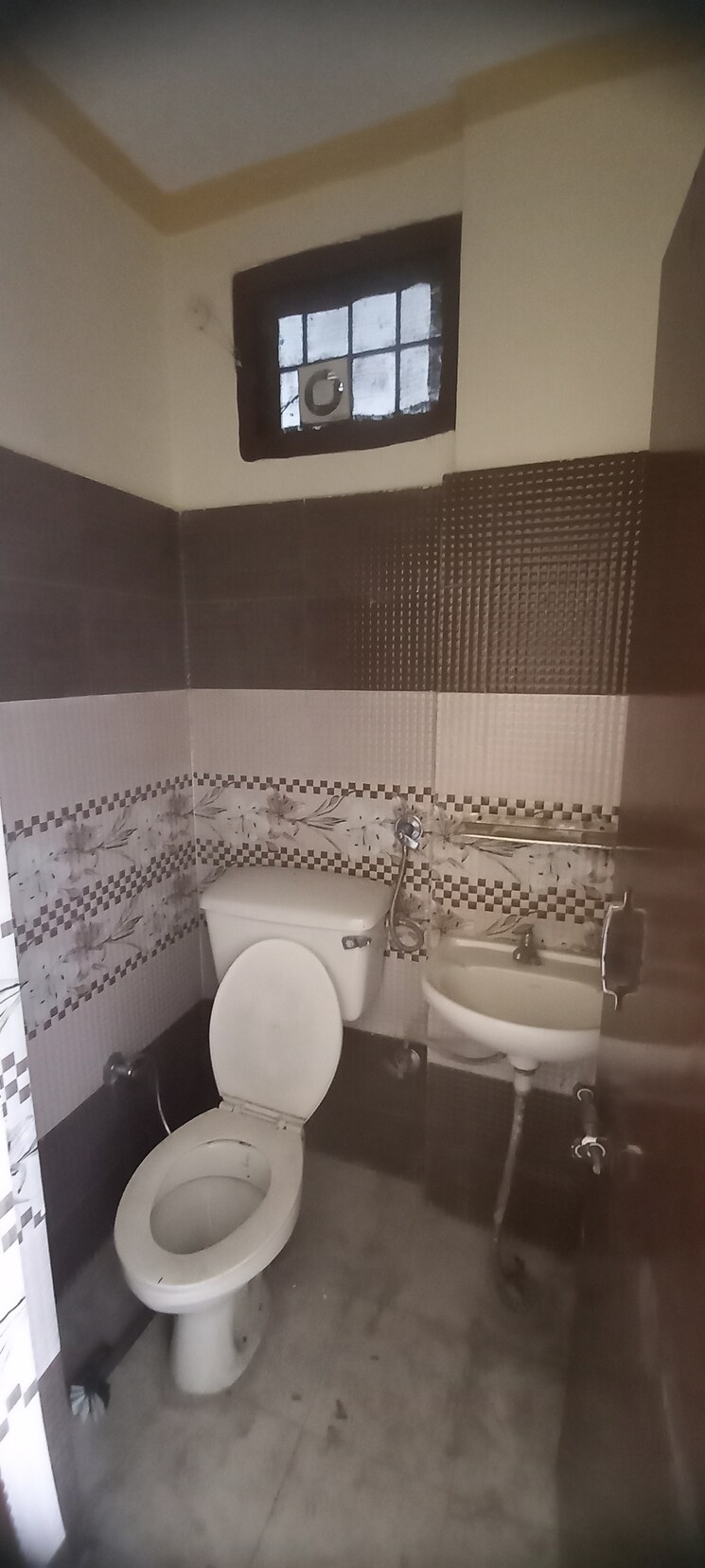 Bathroom, sector 63 1 Bedroom 700 Sq.Ft. Apartment In Sector 63 Chandigarh 8783683