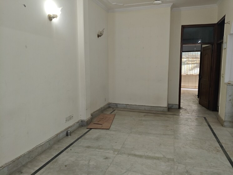 Room, shivalik colony 3 Bedroom 2000 Sq.Ft. Builder Floor In Shivalik Colony Delhi 8783689