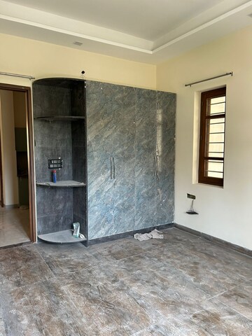 Room in 3 BHK Builder Floor at Sahastradhara Road – for Rent