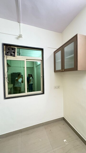 Room in 2 BHK Apartment at Hiranandani Gardens, Powai – for Rent