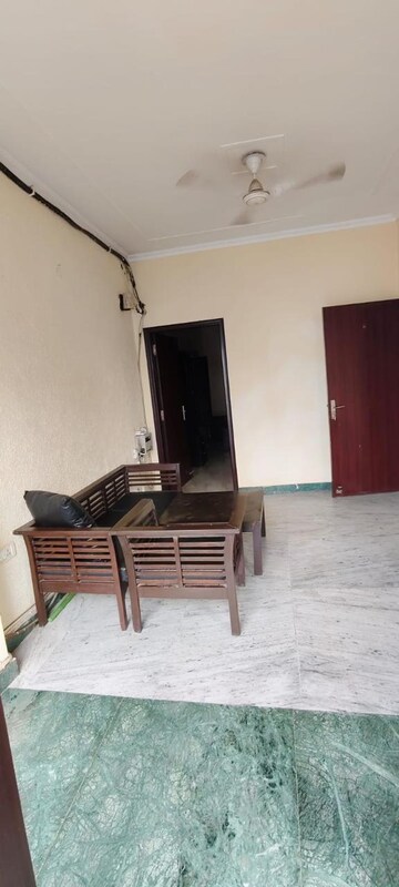 Living Room in 1 BHK Builder Floor at Unitech Arcadia, South City 2 – for Rent
