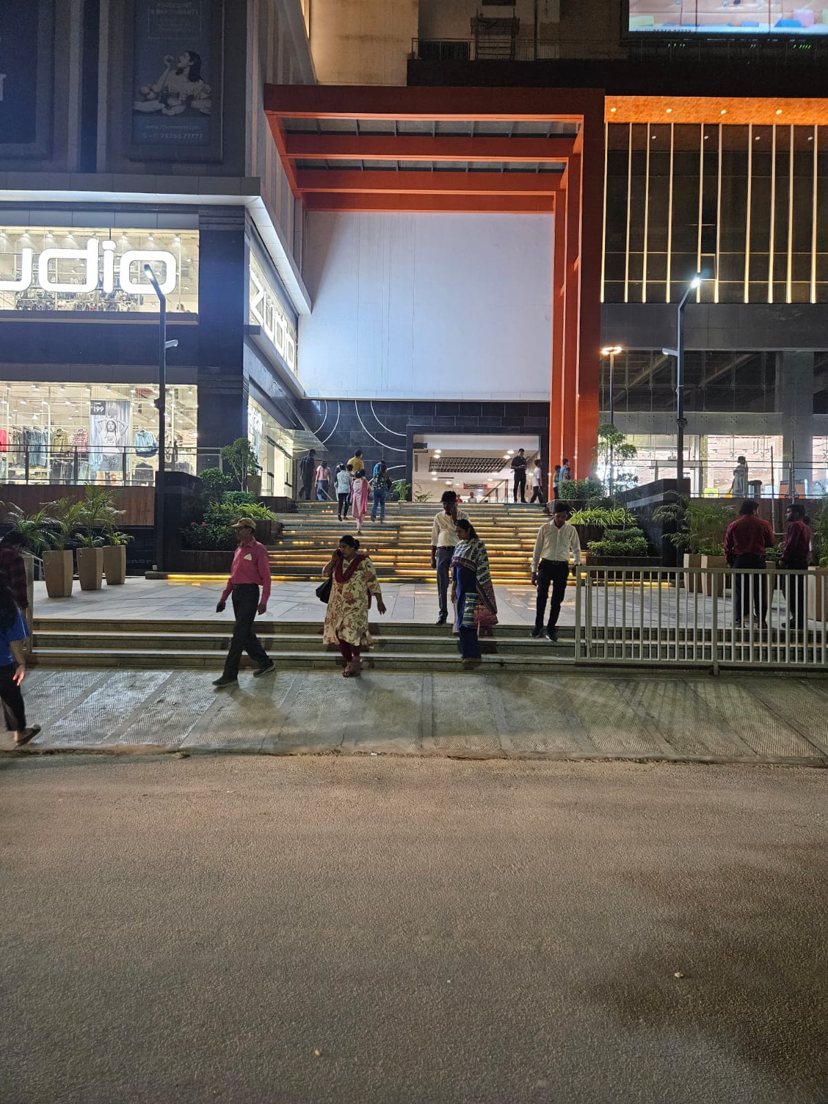 Retail Shop For Sale in Adihm Ithums Galleria