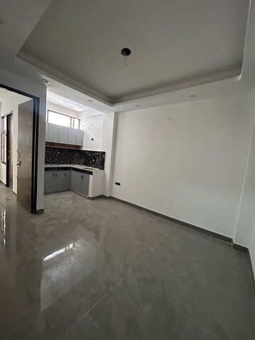Room in 1 BHK Builder Floor at Palm Residency Chhatarpur, Chattarpur – for Rent