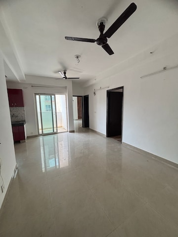 Room in 2.5 BHK Apartment at Anthem French Apartment, Sector 16b Greater Noida – for Sale