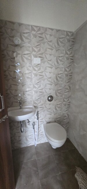 Bathroom in 3 BHK Apartment at Kalpataru Parkcity, Kolshet Road – for Sale