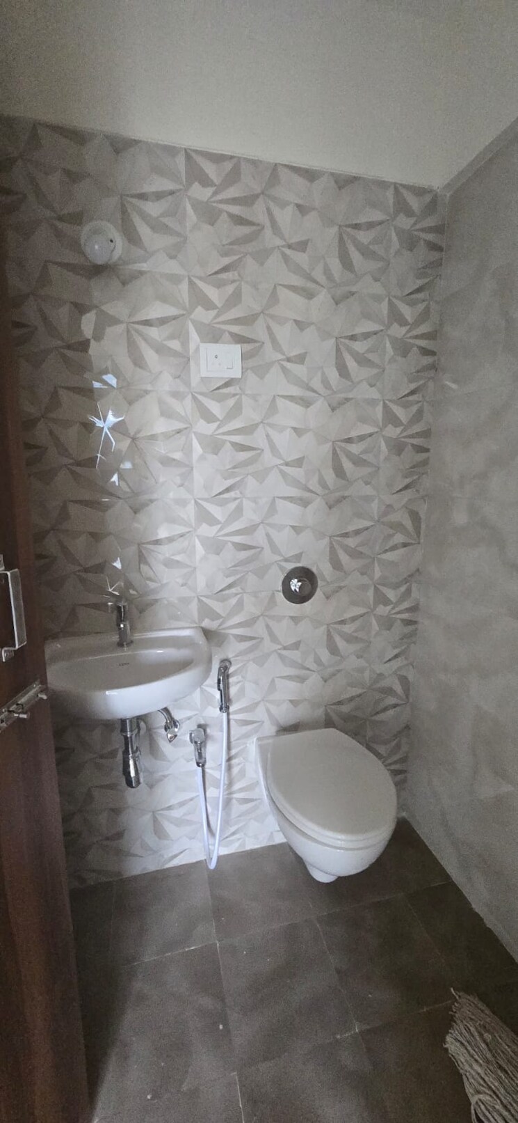 Bathroom, kalpataru-parkcity 3 Bedroom 957 Sq.Ft. Apartment In Kolshet Road Thane 8783795