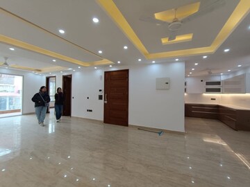 Parking in 3 BHK Builder Floor at Saket – for Rent