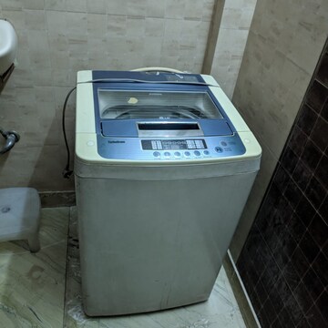 Bathroom in 2 BHK Builder Floor at Lajpat Nagar ii – for Rent