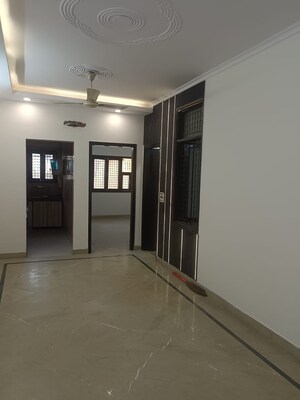 Room in 2 BHK Builder Floor at Janakpuri – for Sale