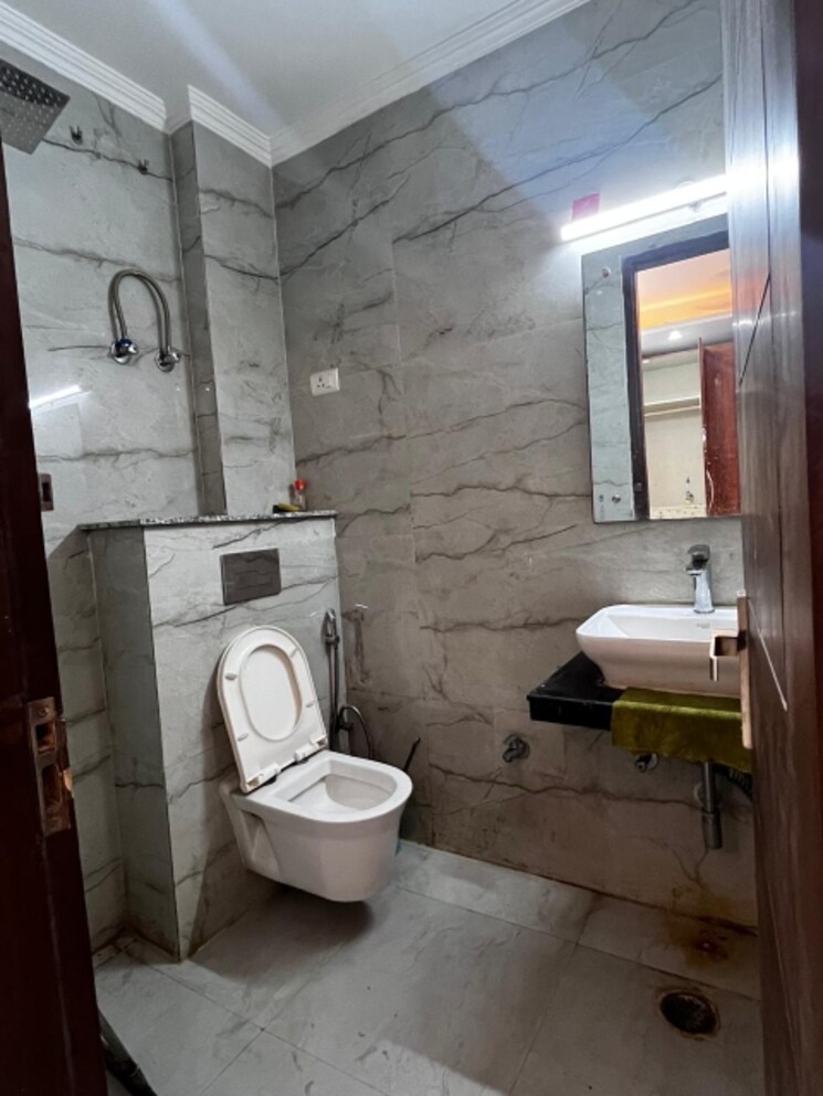 Bathroom, saket 2 Bedroom 1000 Sq.Ft. Builder Floor In Saket Delhi 8783829