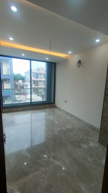 Room in 3 BHK Builder Floor at Sector 57 – for Sale