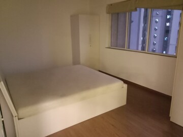 Room in 2 BHK Apartment at Hiranandani Avalon, Powai – for Rent