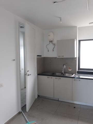 Bathroom in 3 BHK Apartment at Ireo Skyon, Sector 60 – for Rent