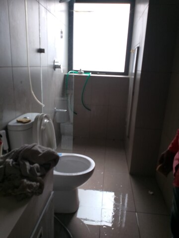 Bathroom in 3 BHK Apartment at Ireo Skyon, Sector 60 – for Rent