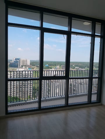 Room in 3 BHK Apartment at Ireo Skyon, Sector 60 – for Rent