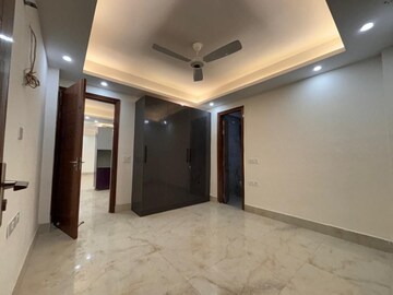 Room in 3 BHK Builder Floor at Saket – for Rent