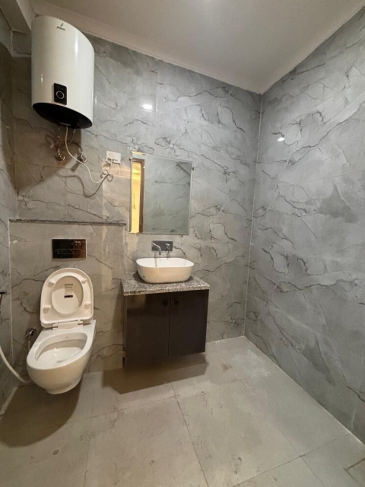 Bathroom, saket 3 Bedroom 1450 Sq.Ft. Builder Floor In Saket Delhi 8783887