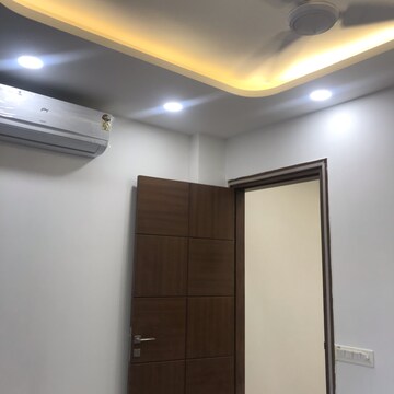 Room in 3 BHK Builder Floor at Lajpat Nagar Iii – for Rent