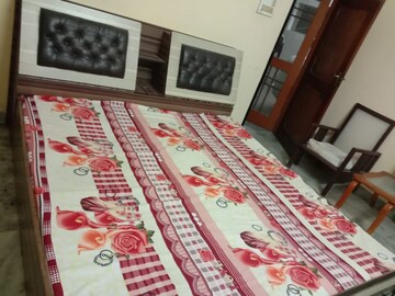 Room in  Pg at Gomti Nagar – for Rent